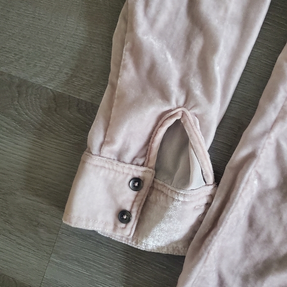 Splendid Pink Velvet Suede Button Up Shirt Women's Small - Picture 3 of 4